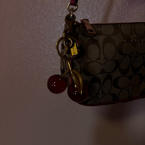 Coach cherry red charm - Picture 7 of 7